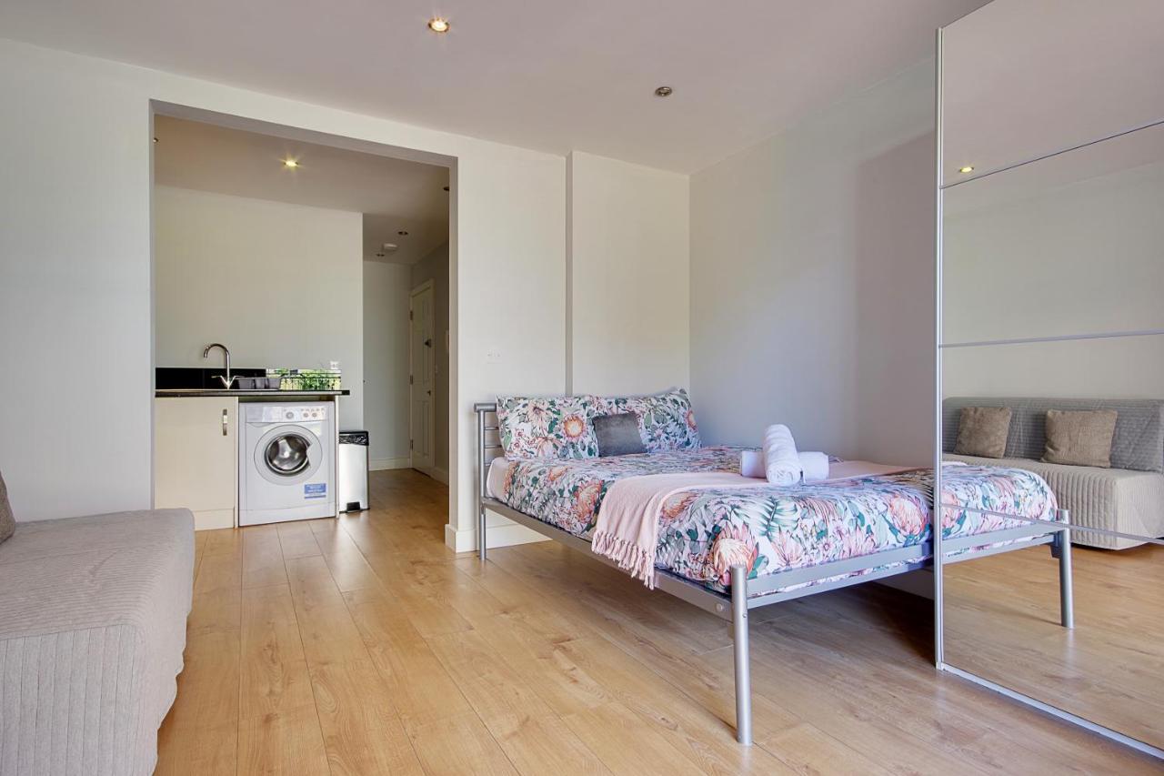 Turay Court Holiday Apartments Bournemouth Ngoại thất bức ảnh