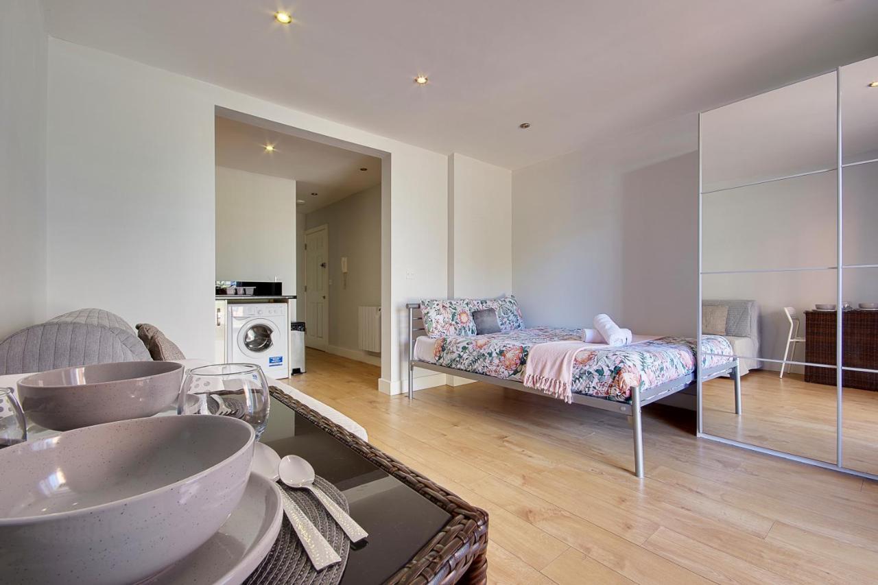 Turay Court Holiday Apartments Bournemouth Ngoại thất bức ảnh